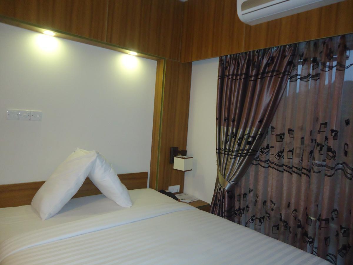 Neeshorgo Hotel & Resort Cox's Bazar Exteriör bild